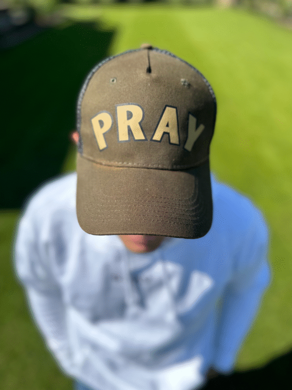 Czapka z daszkiem trucker | PRAY