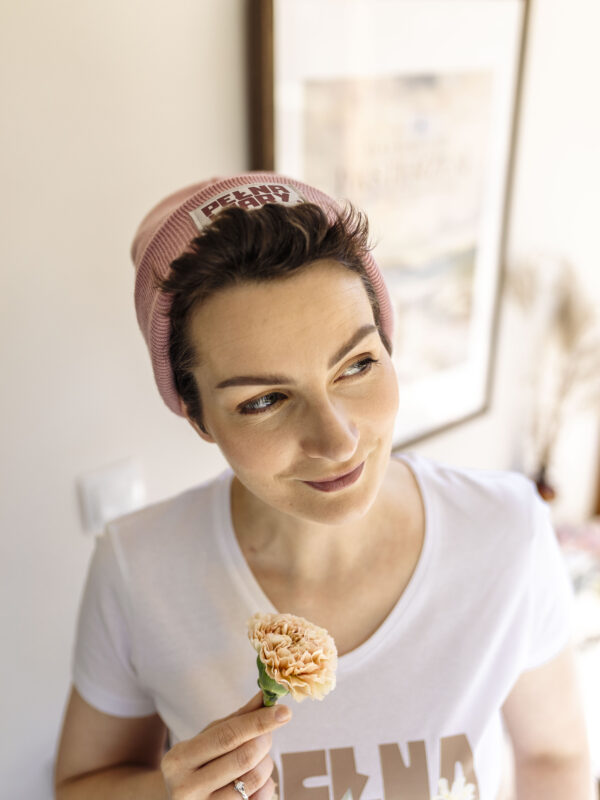 T-shirt V-neck | Pełna Pokoju