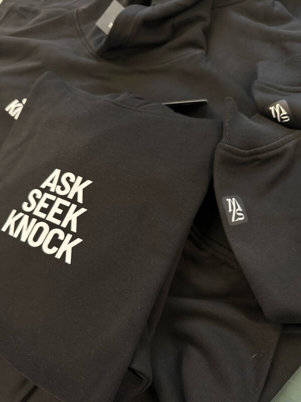 Bluza z kapturem Regular czarna| ASK SEEK KNOCK