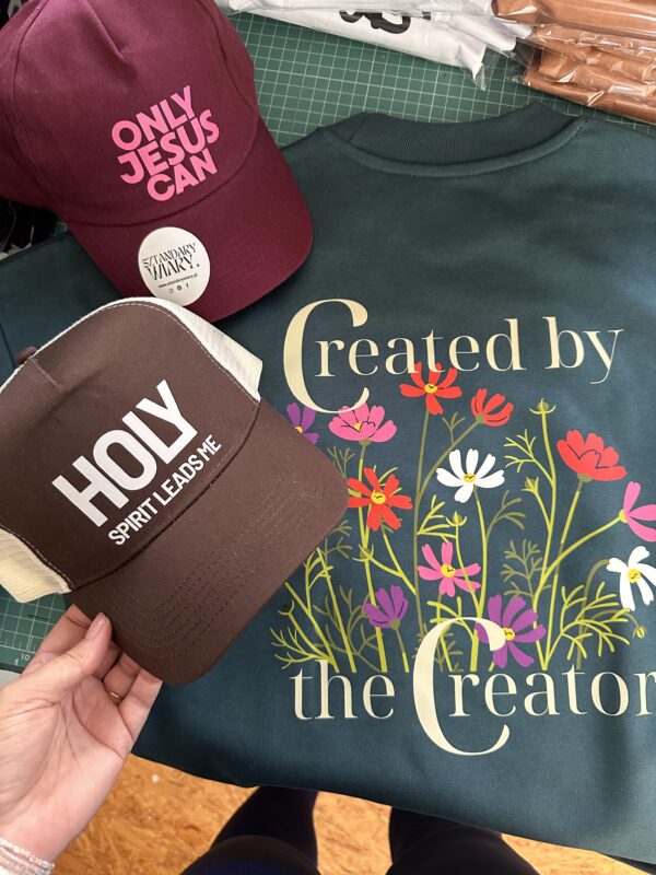 Czapeczka trucker | HOLY SPIRIT LEADS ME | Brązowo-kremowa