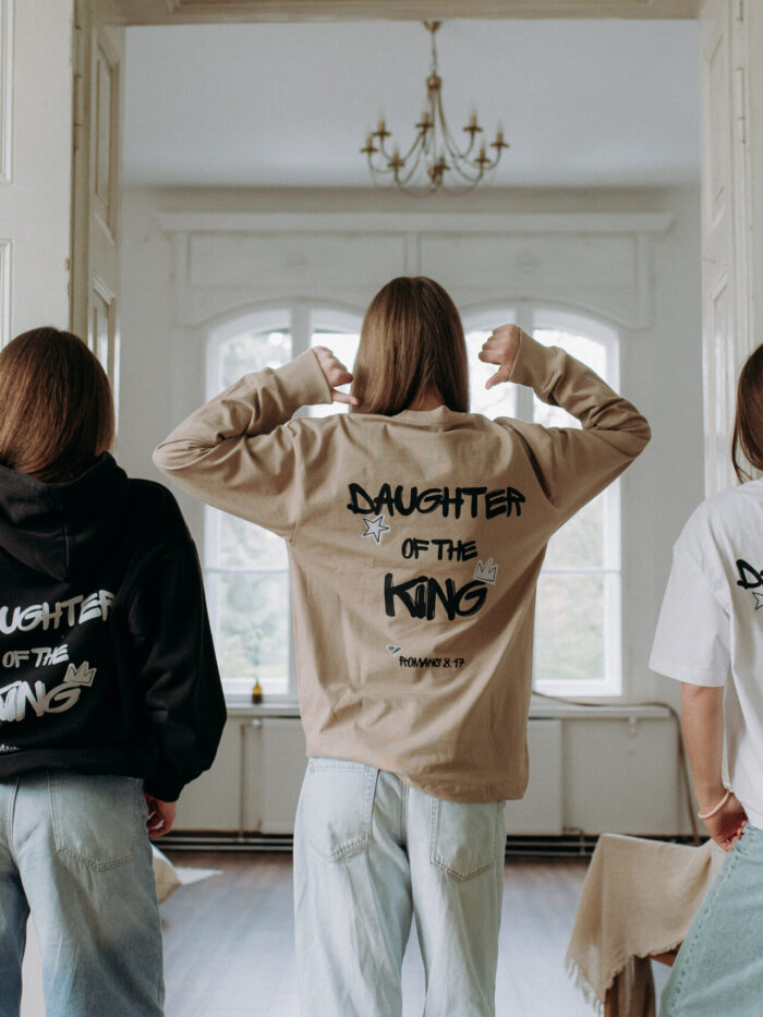 Daughter of the king | t-shirt chrześcijański boxy damski