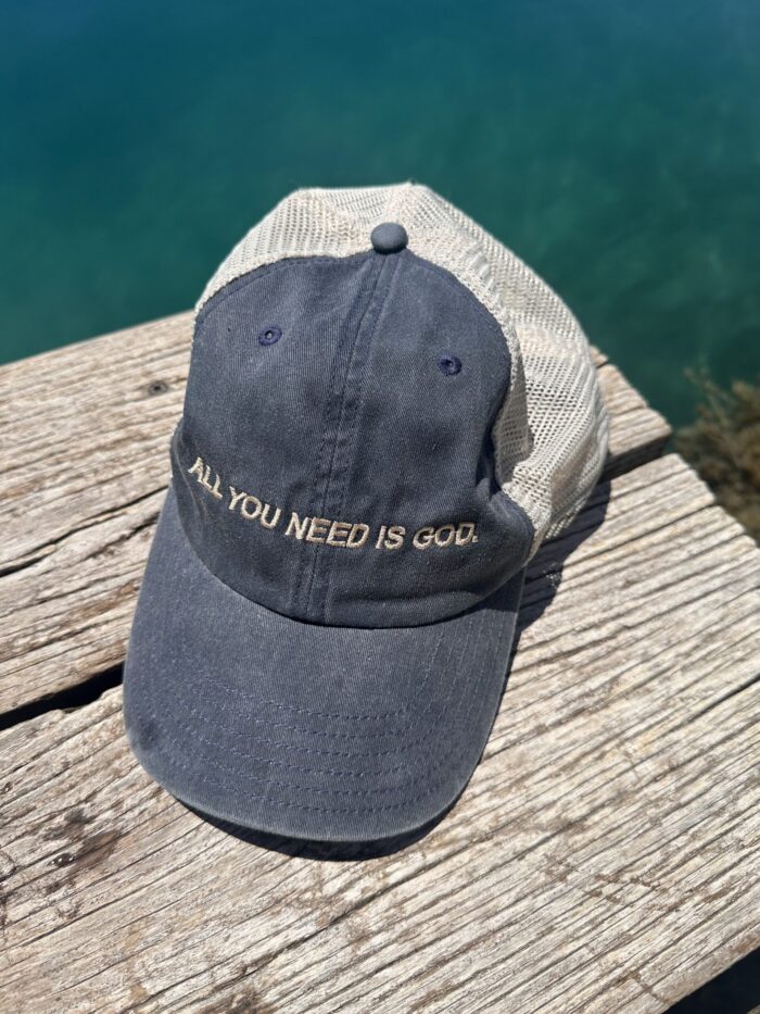 All You need is GOD | Czapeczka haftowana z daszkiem