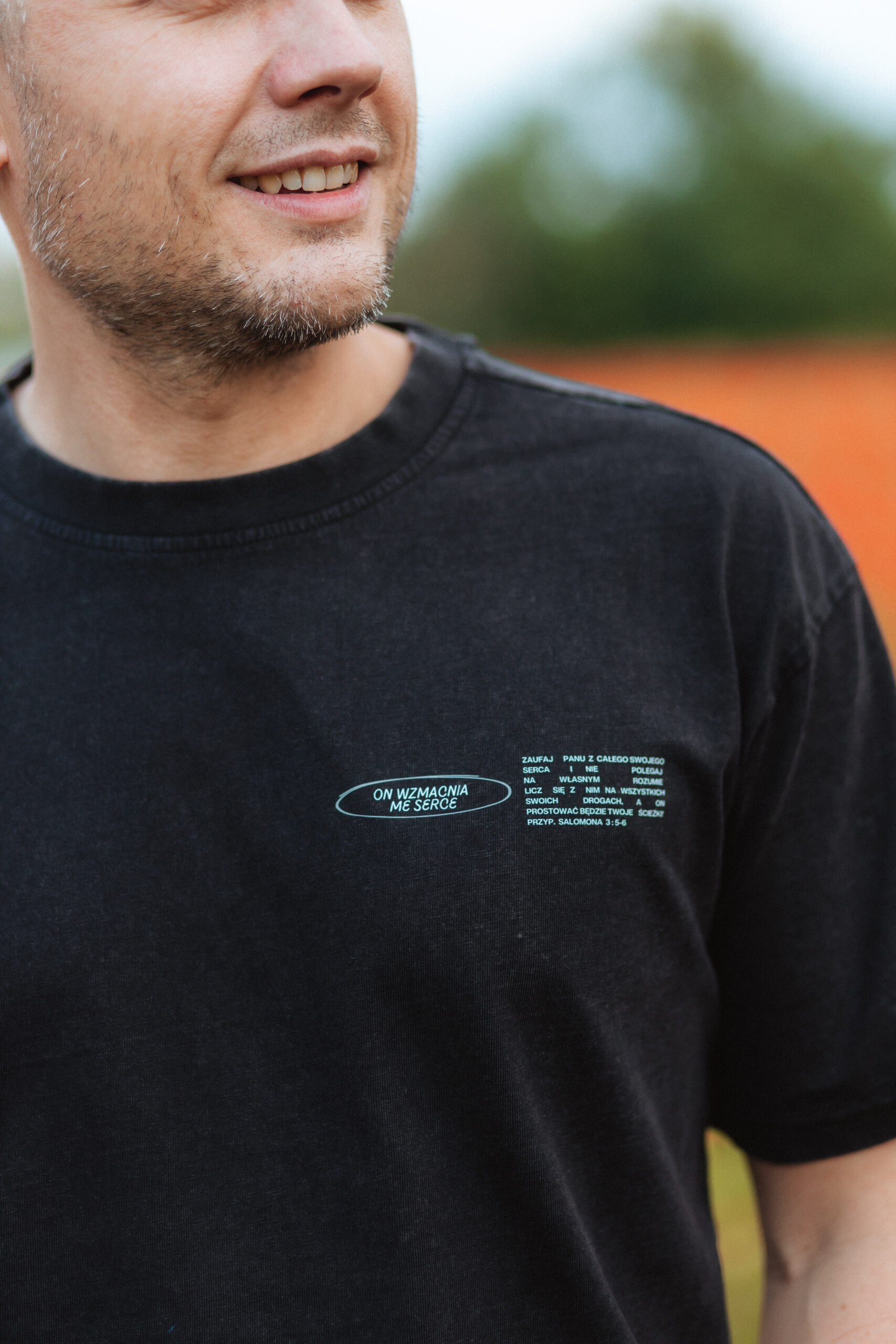 Koszulka chrześcijańska oversize WASHED | Ufam Bogu - obrazek 3